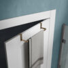 Tosca toallero para puerta y mueble de baño oro mate - Imagen 3